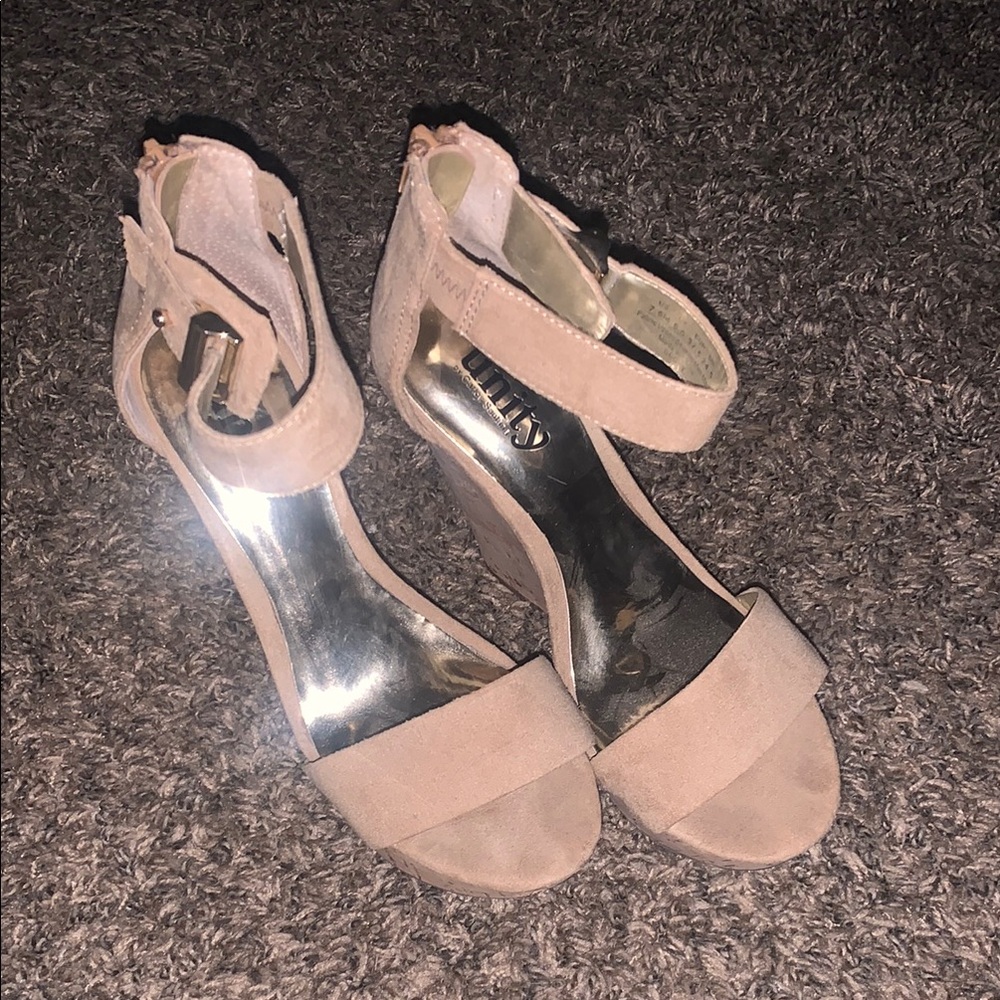 Elegant Tan Women's Sandals